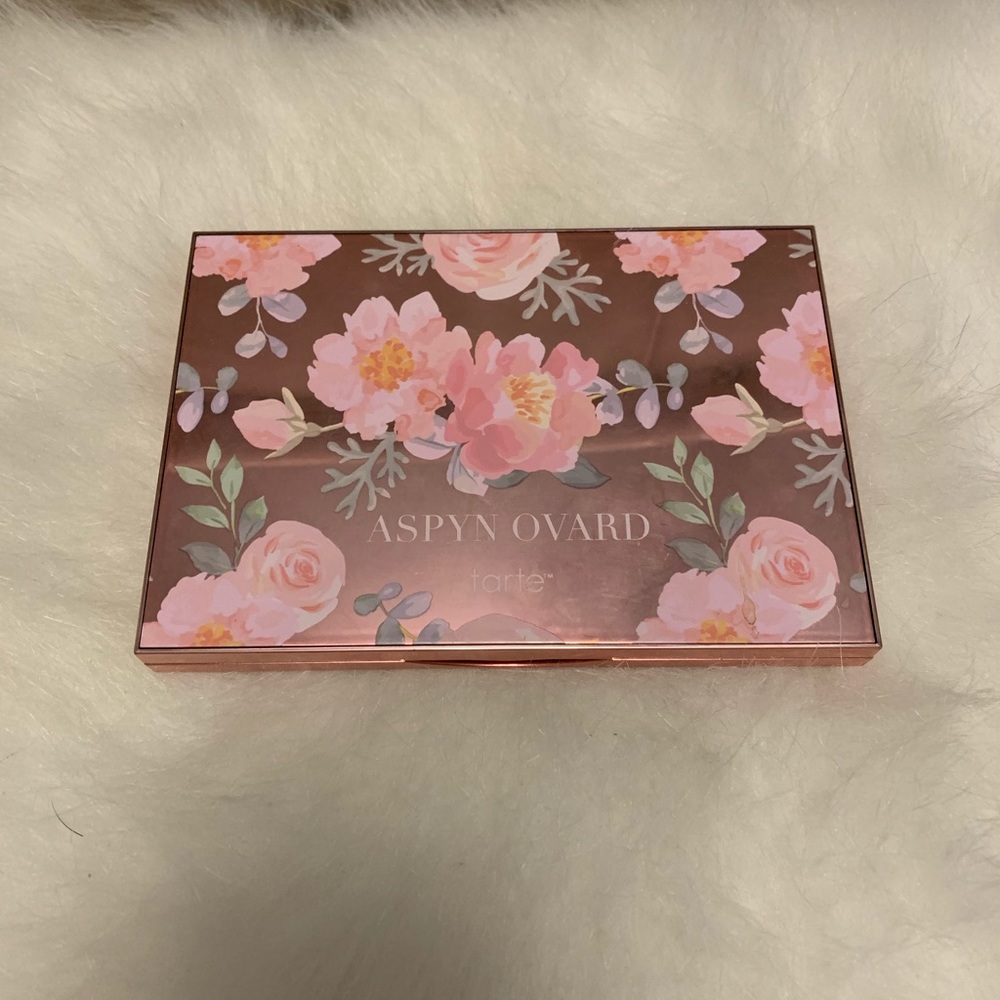 Tarte Aspen Ovard limited edition palette